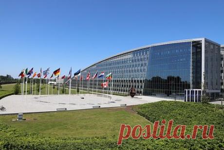 Турция поддержала расширение НАТО. Турция полностью поддерживает политику открытых дверей в НАТО. Об этом заявил глава турецкого Минобороны Хулуси Акар. Министр призвал Финляндию и Швецию сделать больше для присоединения к альянсу и отметил, что членство в НАТО жизненно важно для стабильности их соседства.