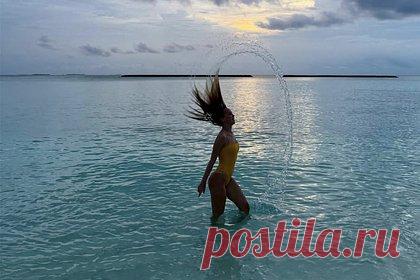 Жена Гарика Харламова снялась в купальнике на пляже