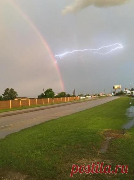 Купол над Землей и проявление новых энергий. Разные цвета неба на границе сфер реальности - .: Хроники ментальных путешествий :.