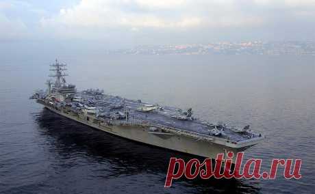 WSJ узнала о планах США отправить второй авианосец к берегам Израиля. Переход авианосца «Дуайт Эйзенхауэр» на Ближний Восток был запланирован несколько месяцев назад. Неизвестно, сменит ли он после прибытия «Джеральда Форда», который скоро будет в Средиземном море, или там будет два авианосца США