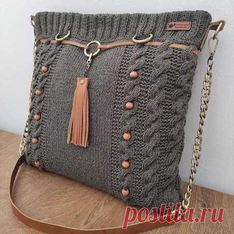 Photo by Dom__vyazaniya on August 18, 2021. May be an image of purse and crochet.