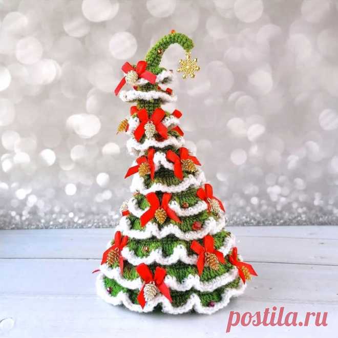PDF Новогодняя Ёлка крючком. FREE crochet pattern; Аmigurumi toy patterns. Амигуруми схемы и описания на русском. Вязаные игрушки и поделки своими руками #amimore - новогодняя ёлка, ёлочка, елка, елочка к Новому году.