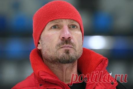 Появились подробности об ампутации стоп Костомарову. Олимпийский чемпион в танцах на льду Роман Костомаров начал приходить в себя после ампутации обеих стоп. Изначально врачи планировали отрезать 45-летнему спортсмену одну ногу по колено, однако им удалось спасти часть конечности. Врачи делают регулярные перевязки и тщательно следят за его состоянием.