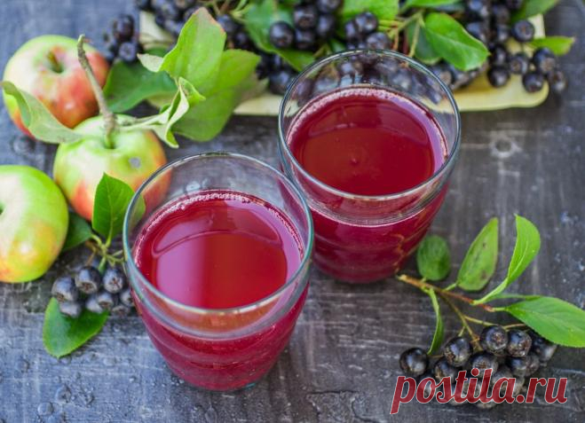 2 рецепта вкуснейшего компота из яблок Вместо соков из магазина гораздо полезнее и вкуснее выпить домашнего яблочного компота.
