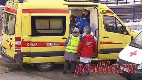 Вести.Ru: Видео об издевательстве медиков скорой над больным заинтересовало Минздрав