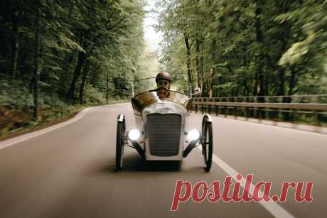 Beautiful velomobile from Lithuania inspired by hotrods | Recumbent.news Evaldas Virketis is a Lithuanian photographer and his homebuilt velomobile inspired by hotrods comes from the land of dreams.