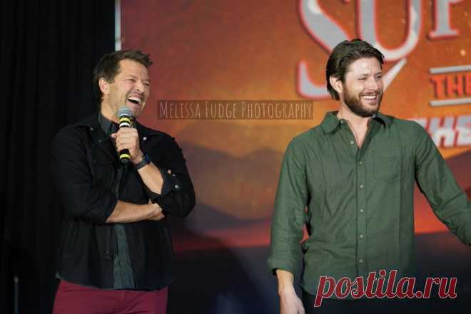 Jensen Ackles and Misha Collins during the former’s solo panel in Denver, Colorado on October 16th, 2021