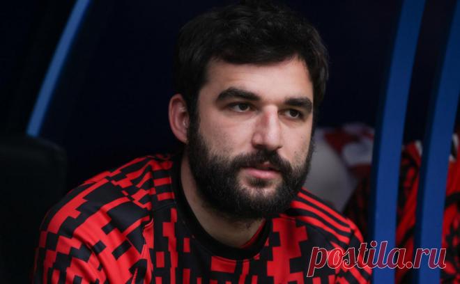 Федун раскритиковал руководство «Спартака» из-за контракта Джикии. Бывший владелец «Спартака» считает, что с одним из символов побед «красно-белых» нужно было договариваться «тихо и полюбовно». «Это говорит, что не очень профессионально работает нынешний руководитель «Спартака», — сказал Федун