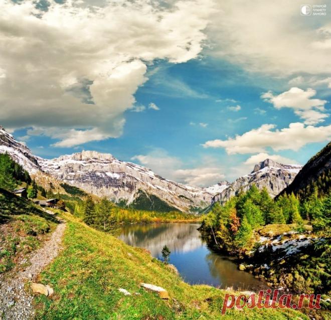 Швейцарские Альпы  глазами фотографа Катарины Стефанович Альпийские долины – это мир крутых лесистых склонов, поднебесных заснеженных вершин, обширных ледников и ледяных потоков, которые бегут среди первозданного каменного хаоса, низвергаясь шумными каскадами с головокружительной высоты…