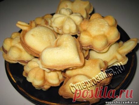 Орешки со сгущенкой. Рецепт орешков как в детстве. Рецепты для вафельницы. Выпечка для детей