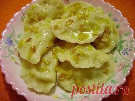 Вареники, которые никогда не развариваются.Пальчики оближешь! Вкуснотища необыкновенная! Все секреты приготовления! только в нашем официальном источникe по ссылке: ►►► https://exchefpova.blogspot.com/2015/04/blog-post_4.html .Приятного аппетитa, надеюсь, вам понравится!