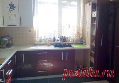 Кухня для любителей экономить. Однажды муж сказал:"Сделай сама", и я решила - а почему бы и нет? Давно мечтала о своей кухне, но денег на её приобретение просто нет(уж больно дорого стоит заказать на мою немаленькую кухню)..И вот однажды муж сказал: "СДЕЛАЙ САМА", и я решила - а почему бы и нет?
…