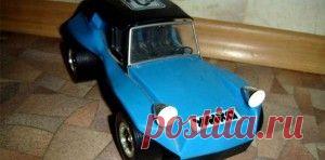 Умка - детская игрушечная машинка времен СССР