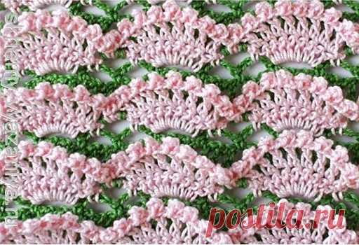 Узор для вязания крючком: объемные двухцветные ракушки