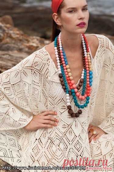АЖУРНОЕ ПОНЧО СПИЦАМИ ИЗ VOGUE  2011 Источник http://www.vjazhi.ru/
