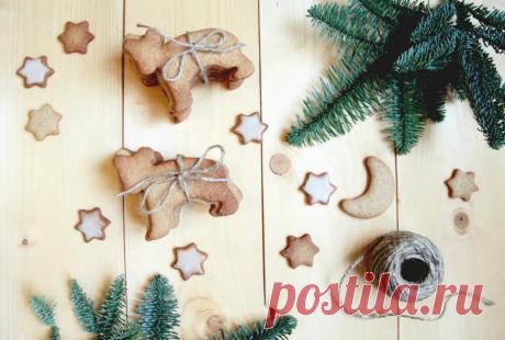 Готовим вместе: праздничное имбирное печенье - The Pled Нас уже полностью захватило предновогоднее праздничное настроение, хочется упаковывать подарки, украшать елку, мастерить рождественские венки и готовить сезонные вкусности. Сегодня Диана Попова поделилась с нами рецептом исключительно праздничного и ароматного печенья. Переносим аромат и вкус праздника в ваш дом и желаем приятного чаепития.