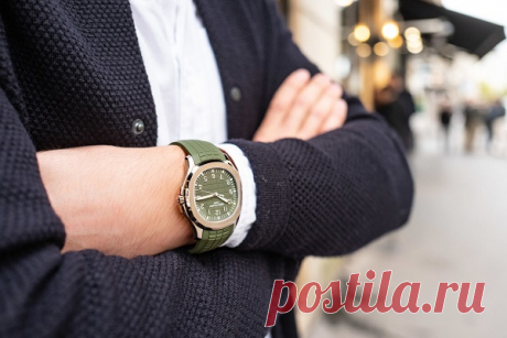 Swiss luxury watches are renowned for their unsurpassed quality, ideal design and fidelity. They are the personalization of craftsmanship and vogue. So, such a watch acquiring features a perfect investment in superior quality and stylishness. Let’s get acquainted the strong sides of Swiss splendid watches shopping from Watches World, authoritative online retailer proposing a big selection of premium watches.