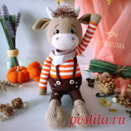 Бычок Мумука амигуруми. Схемы и описания для вязания игрушек крючком! Бесплатный мастер-класс от Елены Бедрицких по вязанию бычка по имени Мумука. Высота вязаной крючком игрушки примерно 33 см. Для изготовления такого бо…