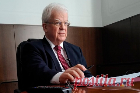 Постпред России предупредил о правительственных кризисах в Европе. Постпред России при Европейском союзе (ЕС) Владимир Чижов предупредил, что текущая ситуация с российскими энергоносителями может привести к правительственным кризисам в ряде европейских стран. Он также добавил, что Западу придется перейти на оплату за газ в рублях, несмотря на заявления президента США Джо Байдена.