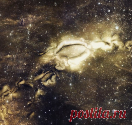 Межзвездый газ на фоне звезд... такую картину напоминает этот регион на Луне - Рейнер Гамма. Наш спутник далеко не скучный, серый и мертвый мир. Местные магнитные поля защищают поверхность (светлые участки) от солнечного ветра, обычно затемняющего лунные моря, образуя такие интересные регионы. Рейнер Гамма хорошо виден и в небольшой телескоп. / Интересный космос
