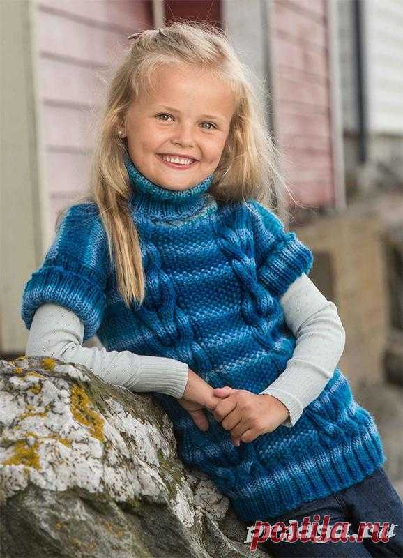 Жилетки для девочек: спицы и крючок