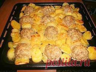 Домашние Рецепты как у мамы: Мясные "ёжики" с картошкой под сыром.
