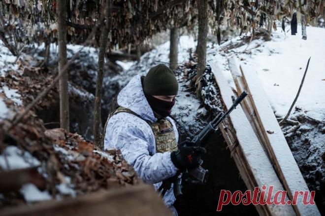 Все есть вода. ВСУшник рассказал, как три дня утолял жажду грязным снегом. О проблемах с водой и провизией в армии Украины говорят уже давно, но проблема не решается.