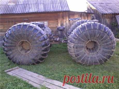 Вездеход-переломка с конструкцией на двух двигателях.