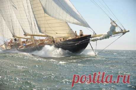 J Class Yacht Ranger, 1937 America's Cup J Yacht Ranger Wooden Sailboat Model