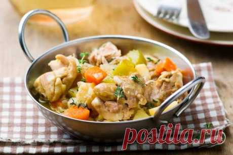 15 рецептов фрикасе из курицы на любой вкус - Будет вкусно - 8 июля - 43168221102 - Медиаплатформа МирТесен У фрикасе из курицы есть своя особая специфика приготовления – здесь используется белый соус. Например, на основе сливок или бульона с мучной зажаркой. Собрали для тебя лучшие проверенные рецепты! 1. Фрикасе из курицы со сметаной Нежнейшее основное блюдо, которое готовится меньше чем за час. Тебе - 8 июля - 43168221102 - Медиаплатформа МирТесен