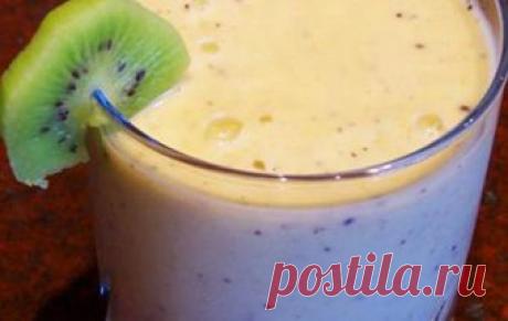 Молочный коктейль из киви / Молочные коктейли и напитки / TVCook: пошаговые рецепты c фото