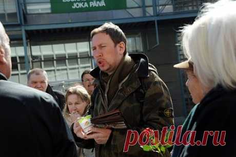 Заместителя мэра европейской столицы поймали за рисованием граффити в тоннеле. 46-летнего Пааво Архинмеки поймали с поличным, когда он с приятелем рисовал граффити в железнодорожном тоннеле, инцидент произошел в середине июня этого года. В связи с этим Архинмеки, который является одним из четырех заместителей мэра столицы и председателем партии «Левый альянс», грозит судебное разбирательство.