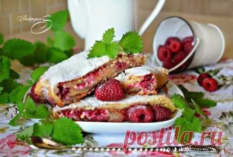 Штрудель с творогом, малиной и грушей - Будет вкусно - 18 августа - 43112981989 - Медиаплатформа МирТесен Предлагаю вам приготовить очень вкусный летний штрудель с малиной, творогом и карамелизированнй грушей. Подавать рекомендую в теплом виде, особо хорош штрудель с шариком ванильного мороженого. Угощайтесь! ИНГРЕДИЕНТОВ НА 10 ПОРЦИЙ Для начинки творог 9% 300 г малина 200 г груши 250 г сливочное масло - 18 августа - 43112981989 - Медиаплатформа МирТесен