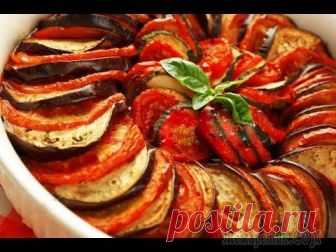 6 вкусных блюд из кабачков Кабачковый рулет с помидорами, сыром и чеснокомНежный, сочный кабачковый рулет. Просто пальчики оближешь! Вкусное овощное блюдо как на каждый день, так и на праздничный стол.Продукты (на 6 порций)Каба...