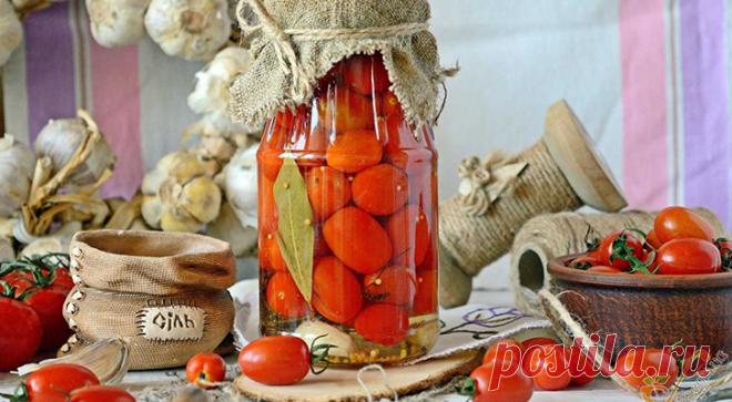 Помидоры по-фински на зиму. Вместо крепкого рассола маринуем с репчатым луком: он дает больше вкуса