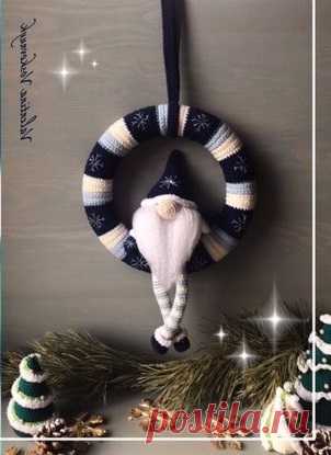 Амигуруми новогодний венок с гномом крючком подробная схема