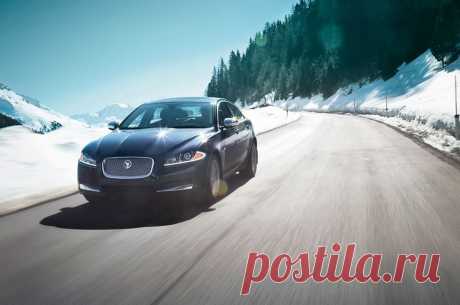 Jaguar Russia
Вы не зависите от капризов погоды с системой полного привода Jaguar XF. При движении по сухой дороге система сама подает мощность на задний привод и автоматически переходит в зимний режим на скользкой заснеженной колее.