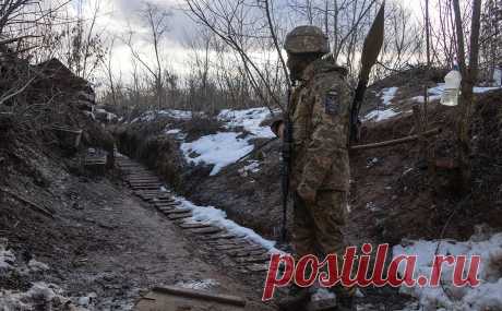 В ЛНР заявили об активизации армии Украины в четырех областях. По информации милиции ЛНР, украинские силы из Харьковской, Днепропетровской и Одесской областей выдвинулись в сторону линии разграничения в Донбассе, а из Черниговской области выдвинулся полк ПВО в направлении границ Белоруссии