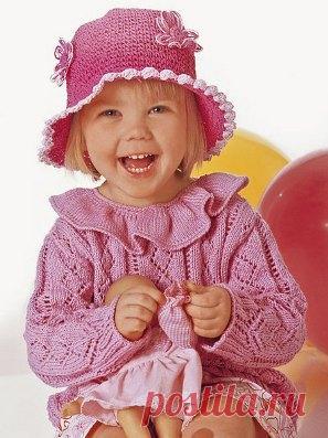 Ажурный пуловер для девочки – Мир вязания и рукоделия Сказочно красивый ажурный пуловер с воротником из рюша. Размеры: 86 (98) 110 Вам потребуется: 250 (300) 350 г розовой пряжи DELTA (50% хлопка, 50% акрила, 123 м/50 г); прямые и короткие круговые спицы…