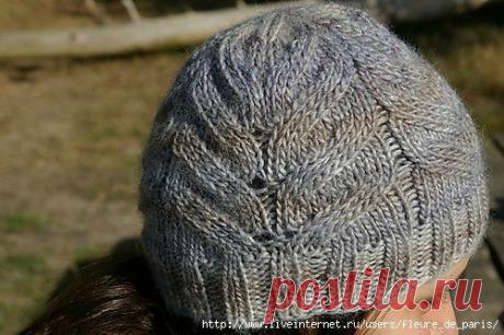 Шапка спицами Magnolia