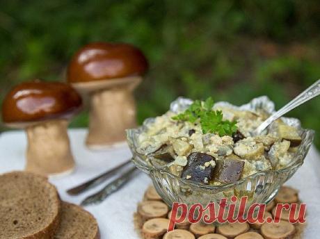 Грибы в сметане из баклажанов
