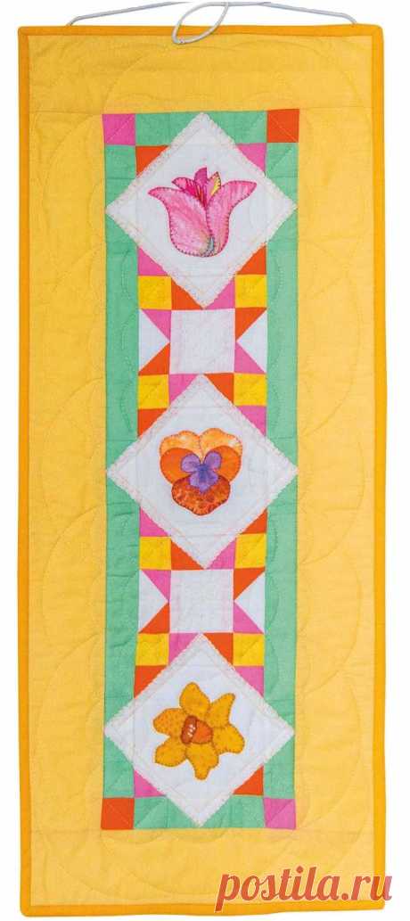 Spring flowers wall hanging. Patchwork