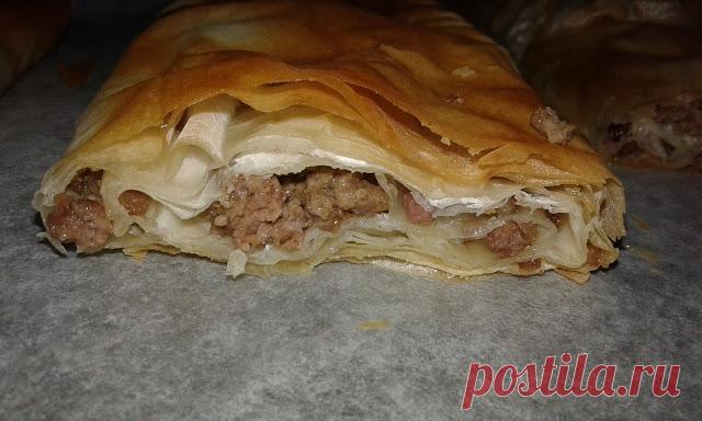 Італійські голубці: М'ясний рулет з тіста філо (Burek)