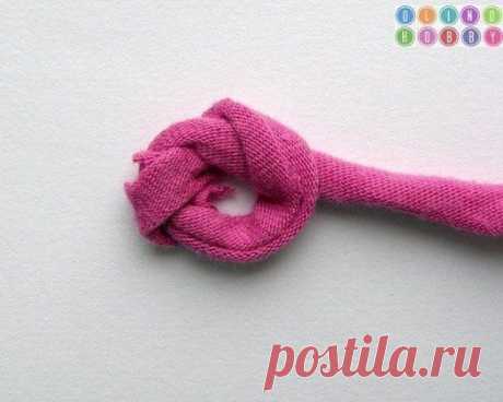 ОРИГИНАЛЬНЫЙ ВЯЗАНЫЙ КОВРИК КРЮЧКОМ ИЗ СТАРЫХ ФУТБОЛОК И ПРЯЖИ