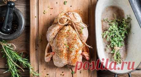 Какие приправы подходят для курицы в духовке — читать на Gastronom.ru Одна и та же курица в духовке может быть приготовлена настолько по-разному, что получатся совершенно не похожие блюда. Это может быть и национальная направленность, вроде курицы по-итальянски или по-тайски. А могут быть ваши авторские смеси, когда вы - статья на кулинарном сайте Gastronom.ru