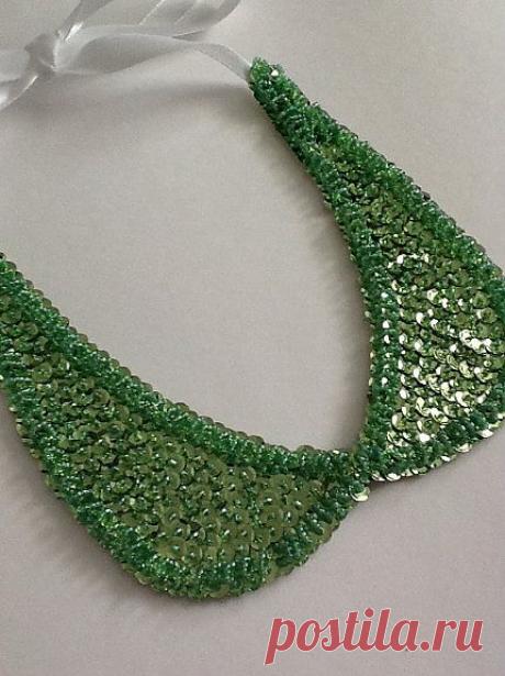 Накладной воротник Fresh полностью соответствует своему названию: зеленый, свежий, освежает цвет лица, замечательное украшение на лето - не может не создать летнего настроения.