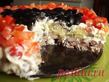 5-ка НУ ОООЧЕНЬ ВКУСНЫХ САЛАТИКОВ  
 Салат «Французский» 
 Салат слоёный "Печёнкин" 
 Салат "Коварство и любовь" 
 Рецепт этого салата будут выпрашивать все гости. Очень вкусный! 
 Салат "Любимый





 Салат «Французский» 
Я этот салат делаю за 15 мин. Подготовив все ингредиенты, я поочередно тру их на терке, сразу в салатницу. Получается быстро и очень вкусно. 
Нам нужно: 
- 2 яблока 
- 4 варенных яйца 
- 2 свежей моркови 
- майонез 
- лук 
- сыр 
1 слой - ошпаренный лук ...