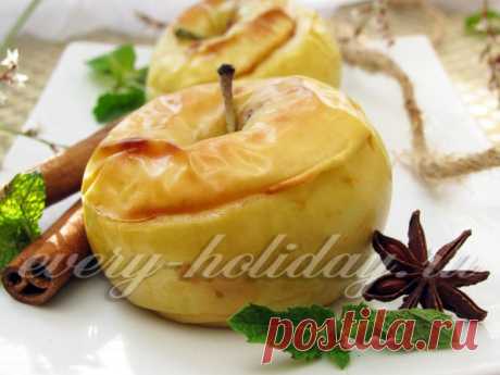 Печеные яблоки в микроволновке