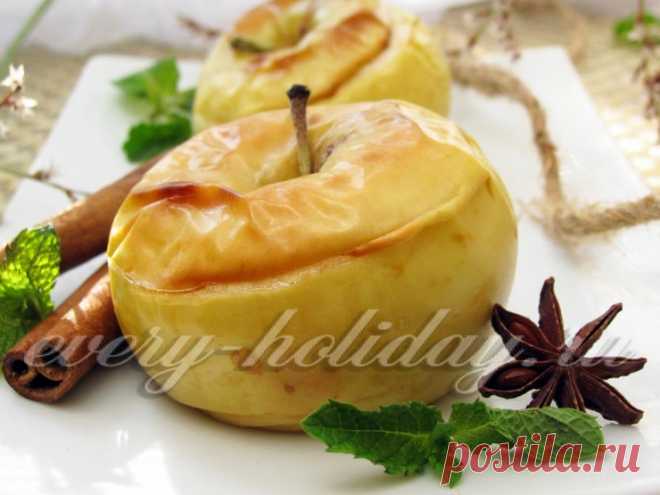Печеные яблоки в микроволновке