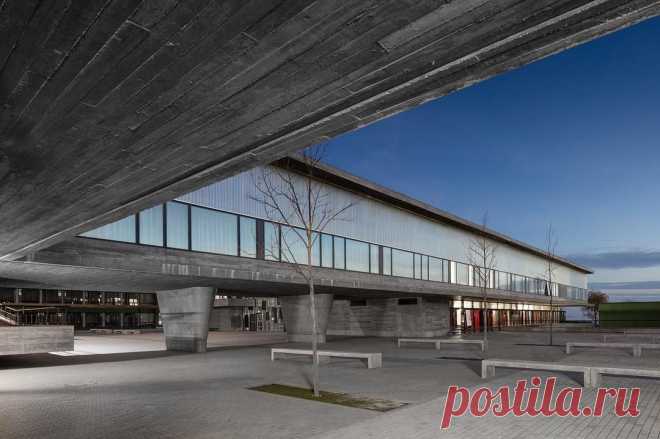 а.s atelier de santos . Луис де Фрейтас Бранко средняя школа . Oeiras (5) / A f A s i a
